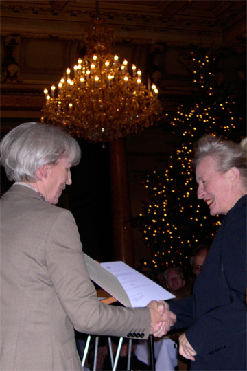 Hamburger Literaturpreis 2013: Kultursenatorin Prof. Barbara Kisseler und Ursula Menzer